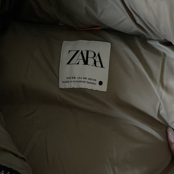 Zara size Xs Puffer Jacket - Picture 2 of 3